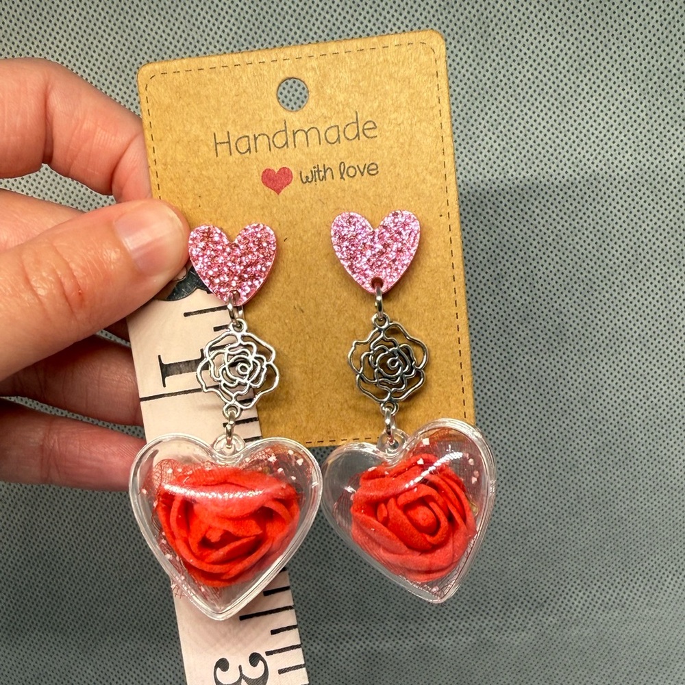 Handmade Rose Heart Earrings - Picture 4 of 6